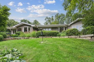 501 Lakepoint Drive, Barrington, IL 60010