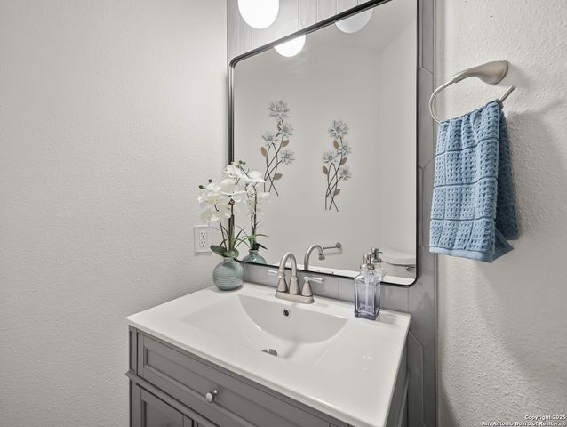 3210 Britt Ln, San Antonio, TX 78247