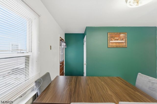721 E Curtis St, Linden City, NJ 07036