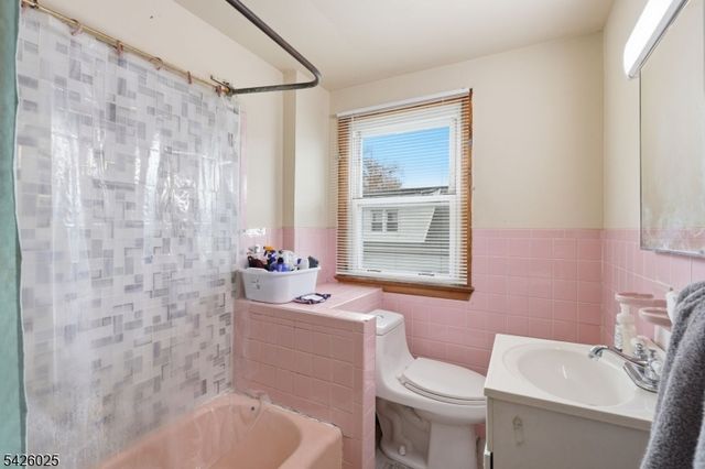 721 E Curtis St, Linden City, NJ 07036