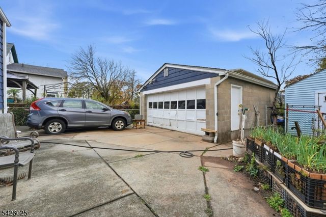 721 E Curtis St, Linden City, NJ 07036