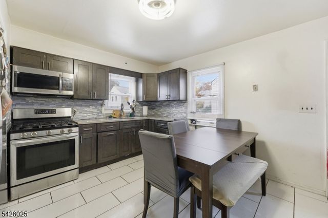 721 E Curtis St, Linden City, NJ 07036