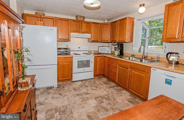 7880 MANSION HOUSE XING, Pasadena, MD 21122