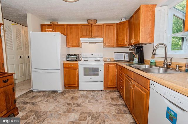 7880 MANSION HOUSE XING, Pasadena, MD 21122
