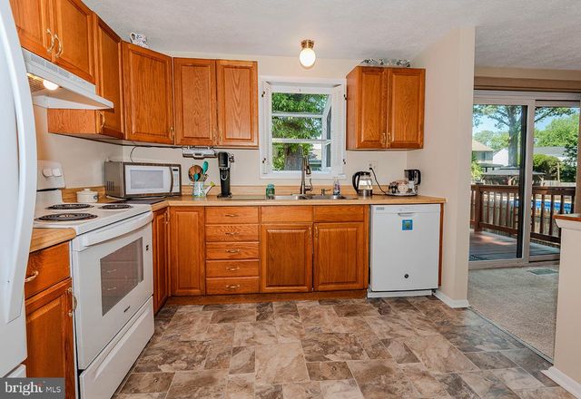 7880 MANSION HOUSE XING, Pasadena, MD 21122