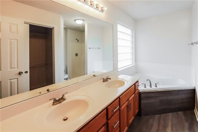 1495 Yankee Drive, Blue Springs, MO 64015