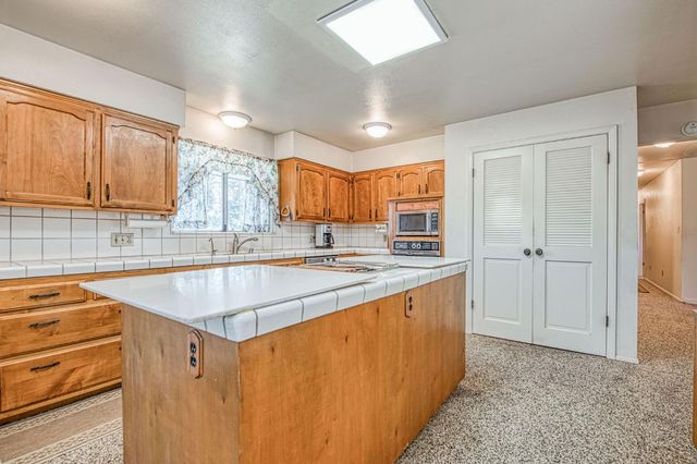 4565 W Dakota Avenue, Fresno, CA 93722