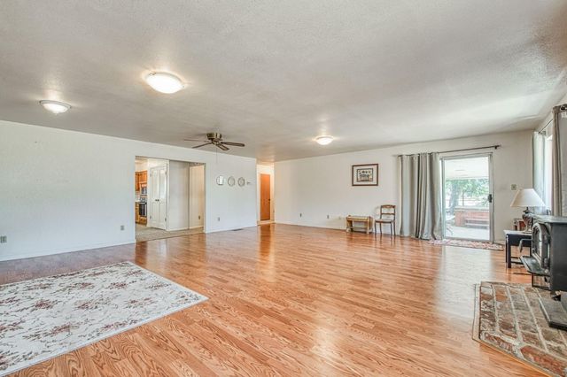 4565 W Dakota Avenue, Fresno, CA 93722