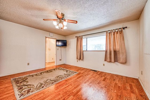 4565 W Dakota Avenue, Fresno, CA 93722