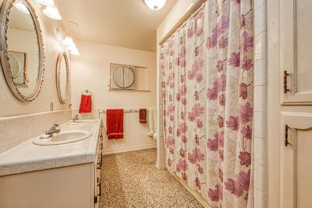 4565 W Dakota Avenue, Fresno, CA 93722