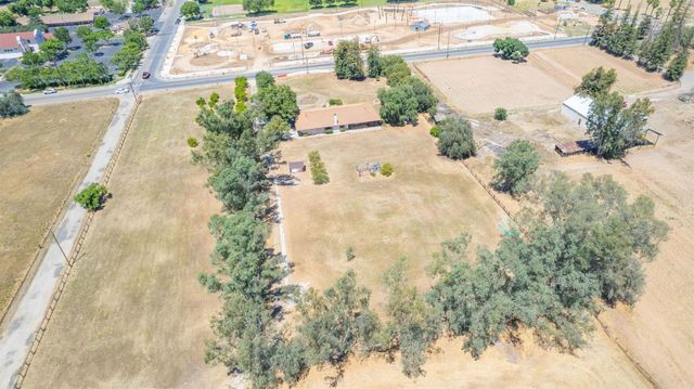 4565 W Dakota Avenue, Fresno, CA 93722