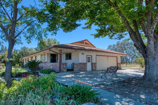 4565 W Dakota Avenue, Fresno, CA 93722