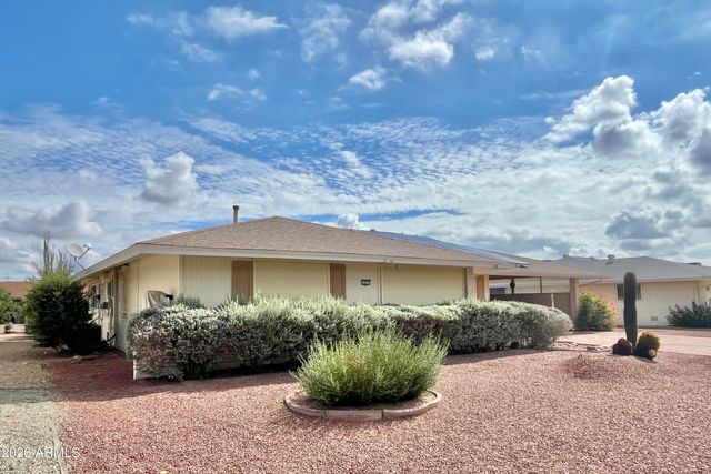 10527 W PRAIRIE HILLS Circle, Sun City, AZ 85351