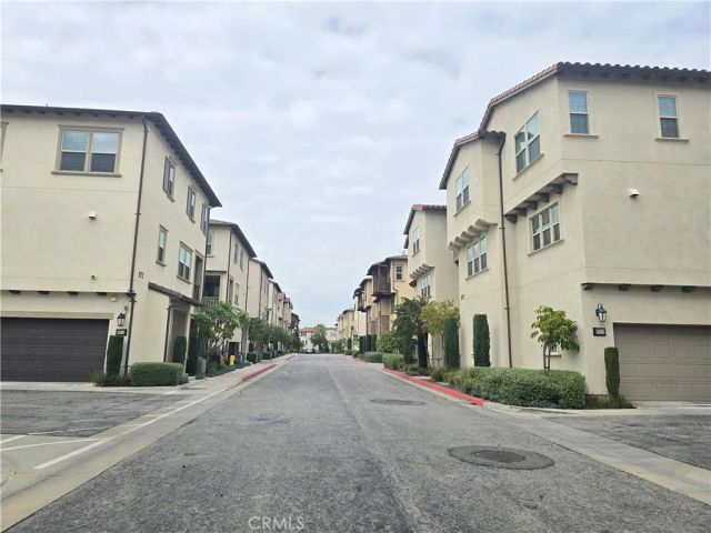 879 Iris Way A, Azusa, CA 91702