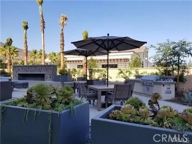 879 Iris Way A, Azusa, CA 91702