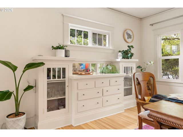 1916 Ne 52ND Ave, Portland, OR 97213