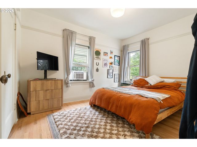 1916 Ne 52ND Ave, Portland, OR 97213