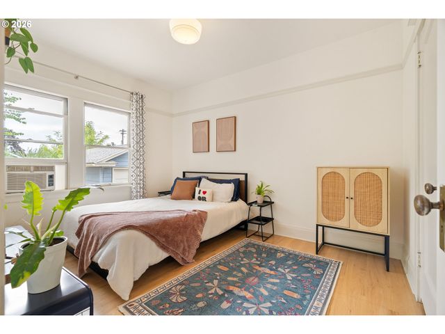 1916 Ne 52ND Ave, Portland, OR 97213