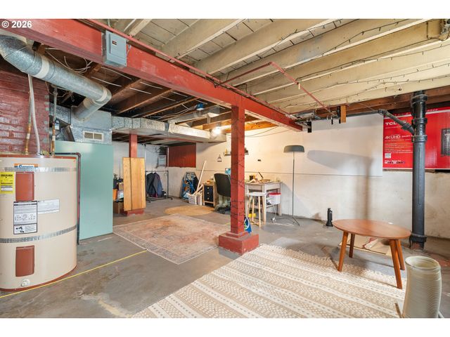 1916 Ne 52ND Ave, Portland, OR 97213