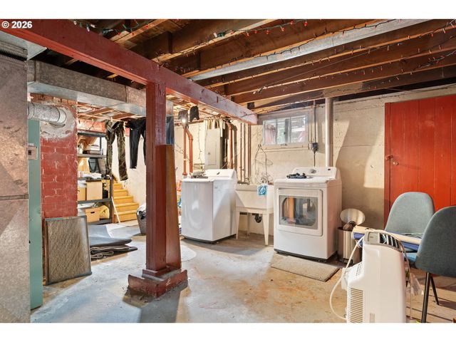 1916 Ne 52ND Ave, Portland, OR 97213