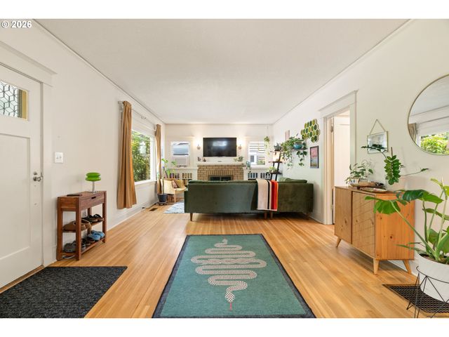 1916 Ne 52ND Ave, Portland, OR 97213