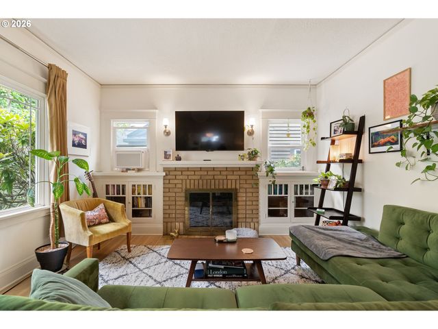 1916 Ne 52ND Ave, Portland, OR 97213