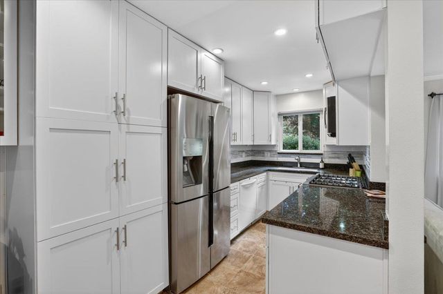 1400 Dolphin Drive, Aptos, CA 95003