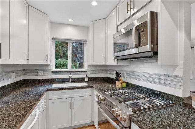 1400 Dolphin Drive, Aptos, CA 95003