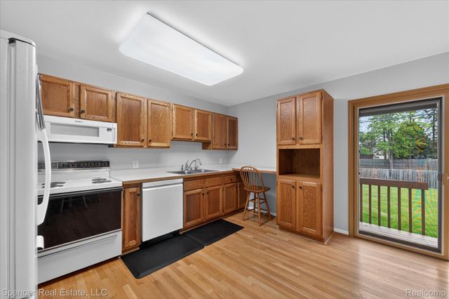 5988 Waldon Road, Independence Charter Township, MI 48346