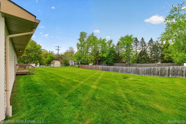5988 Waldon Road, Independence Charter Township, MI 48346