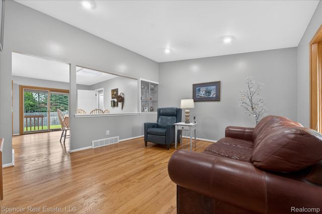 5988 Waldon Road, Independence Charter Township, MI 48346