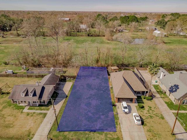 810 Bohne Rd, Port Allen, LA 70767