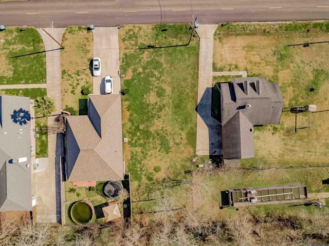 810 Bohne Rd, Port Allen, LA 70767