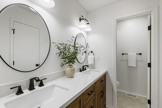 1609 N Prairie Run Cir, Mulvane, KS 67110