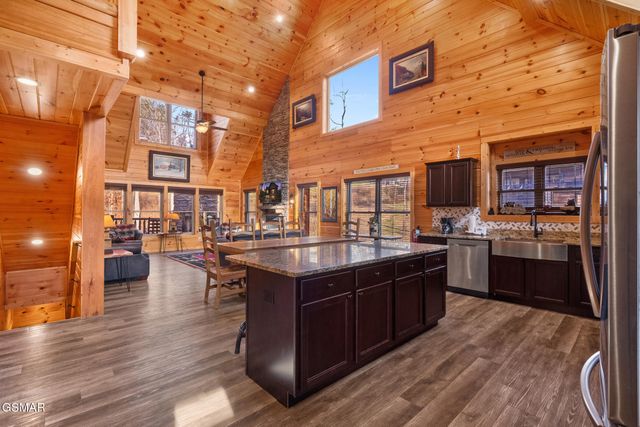 2804 Murray Ridge Road, Sevierville, TN 37876