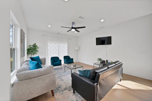 1614 Caldwell Avenue, Dallas, TX 75223