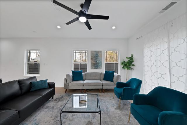 1614 Caldwell Avenue, Dallas, TX 75223