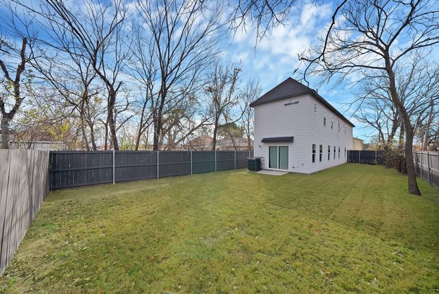 1614 Caldwell Avenue, Dallas, TX 75223