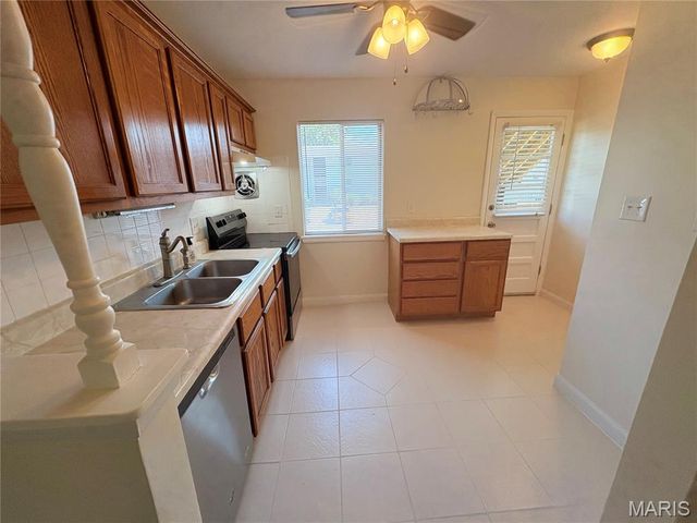 1812 Gascony Parc Drive 1812, Lake St Louis, MO 63367