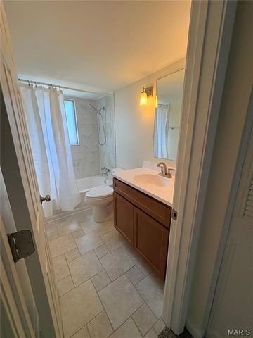 1812 Gascony Parc Drive 1812, Lake St Louis, MO 63367