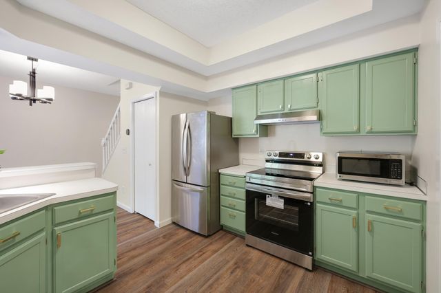 18088 Settlers Way, Eden Prairie, MN 55347