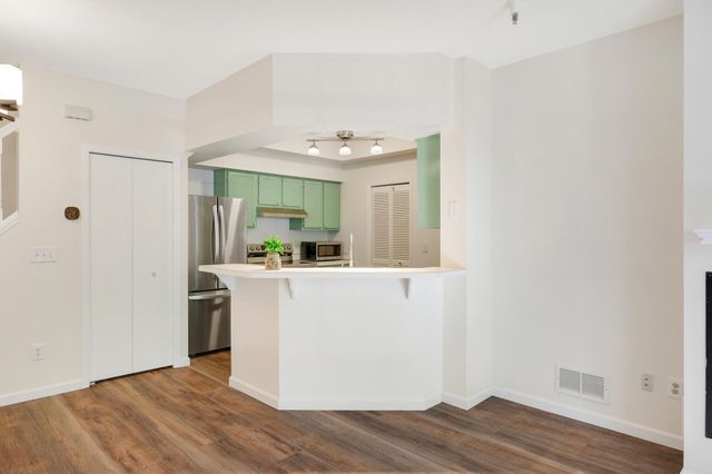 18088 Settlers Way, Eden Prairie, MN 55347