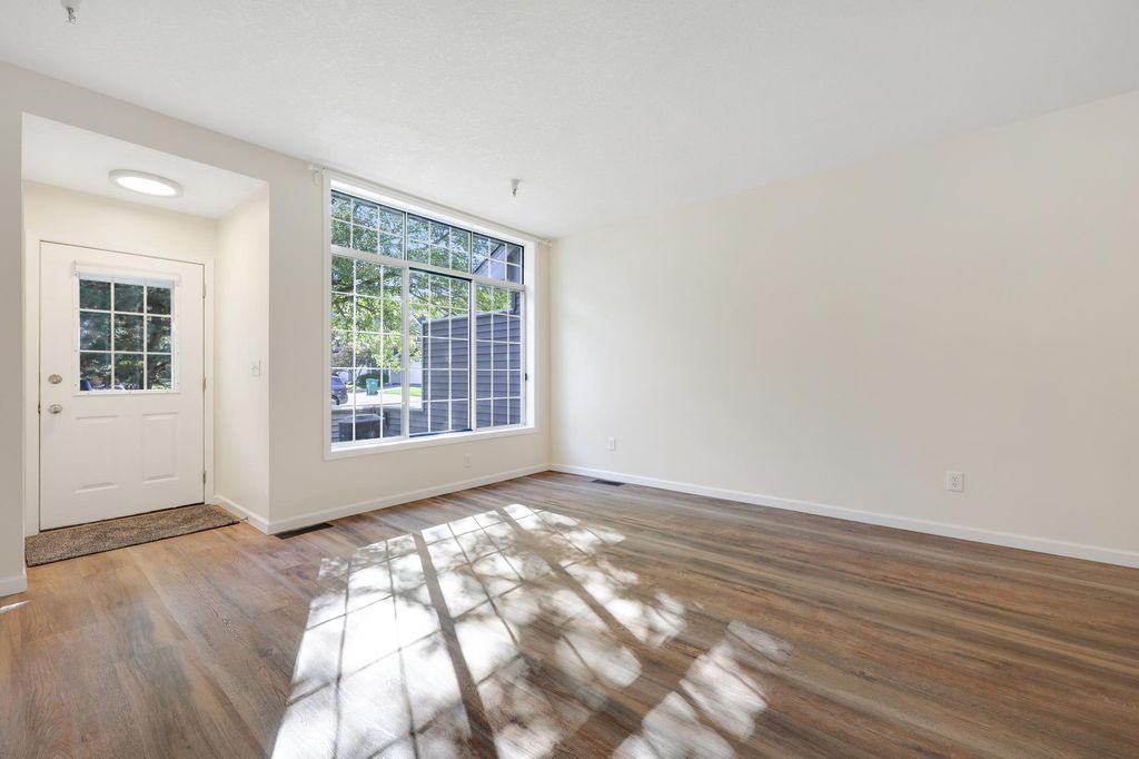 18088 Settlers Way, Eden Prairie, MN 55347 — photo 4
