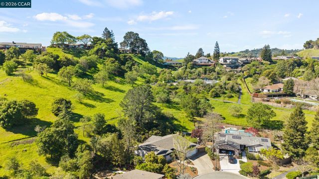 129 Galen Dr, Walnut Creek, CA 94597