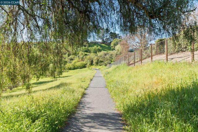 129 Galen Dr, Walnut Creek, CA 94597