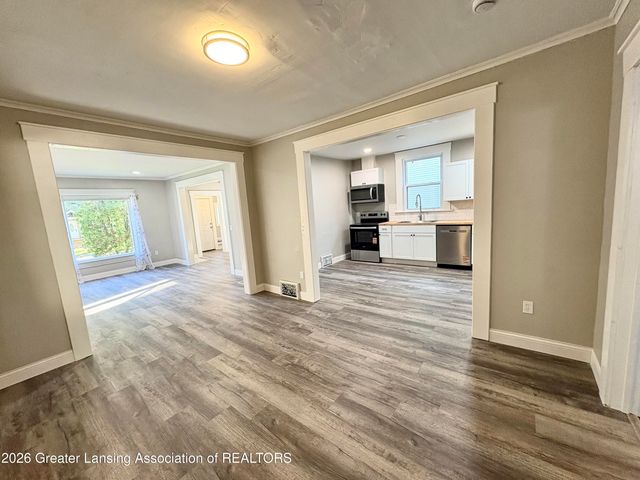 1232 W Michigan Avenue, Lansing, MI 48915