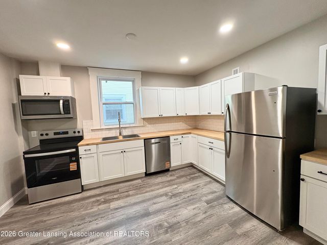1232 W Michigan Avenue, Lansing, MI 48915