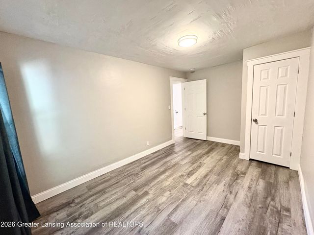 1232 W Michigan Avenue, Lansing, MI 48915