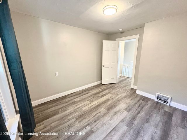 1232 W Michigan Avenue, Lansing, MI 48915