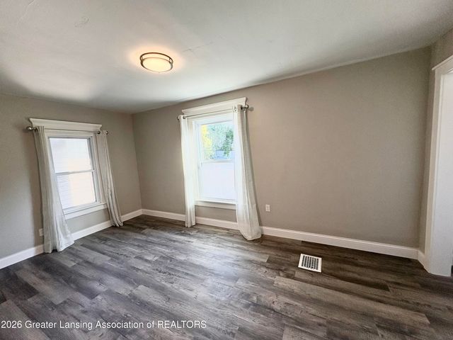 1232 W Michigan Avenue, Lansing, MI 48915